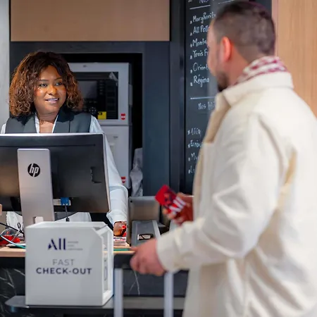 Ibis Ornano Montmartre Nord 18ème 3*