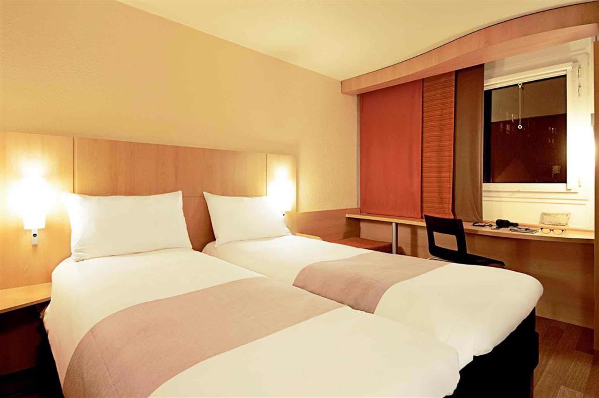 Hotel Ibis Ornano Montmartre Nord 18ème Parigi