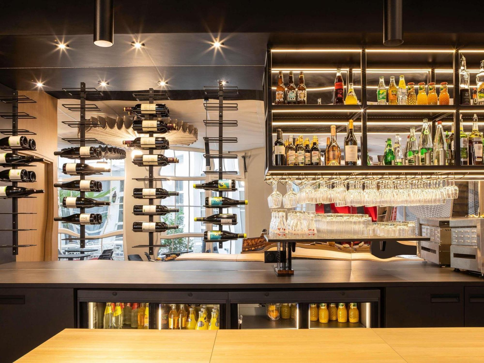 Ibis Ornano Montmartre Nord 18ème 3*