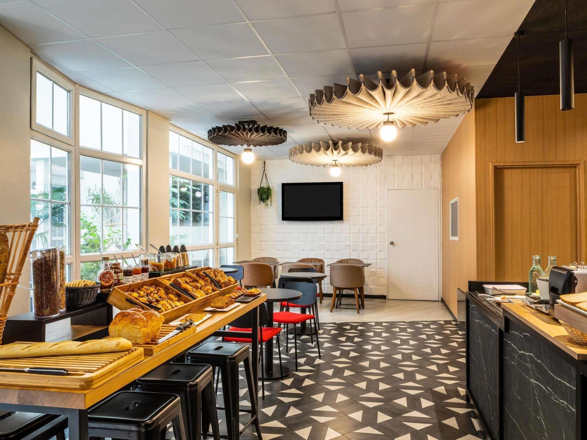 Ibis Ornano Montmartre Nord 18eme Hotel 3*