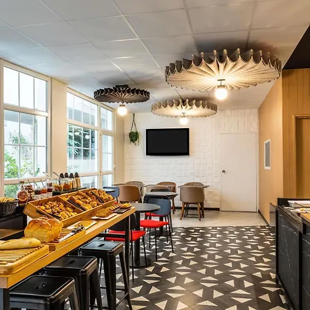 Ibis Ornano Montmartre Nord 18ème 3*