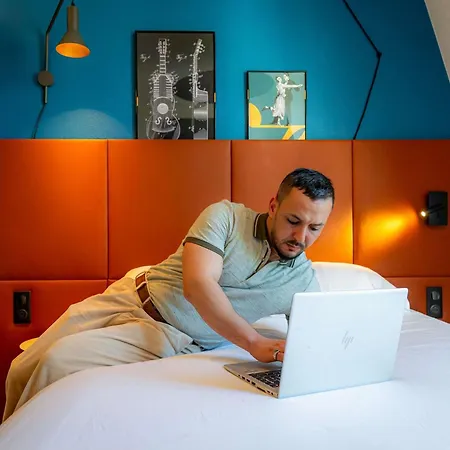 Hotel Ibis Ornano Montmartre Nord 18ème 3*