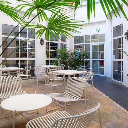 Hotel Ibis Ornano Montmartre Nord 18ème Parigi