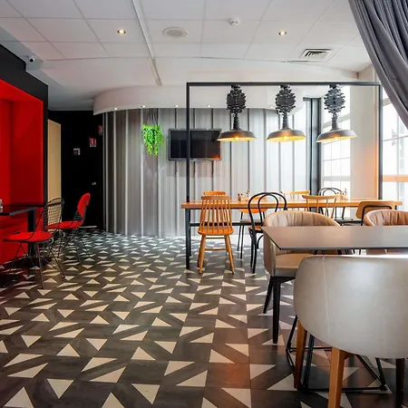 Ibis Ornano Montmartre Nord 18ème 3* Parigi